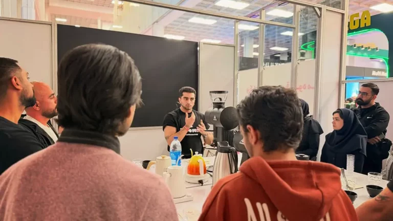 آب در قهوه